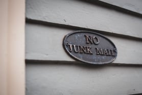 erik-mclean-6LW85d_YUa8-unsplash