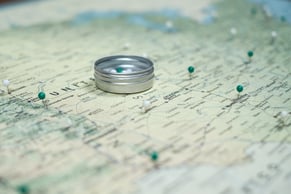 pin-adventure-map-0EZcIvzTjyo-unsplash