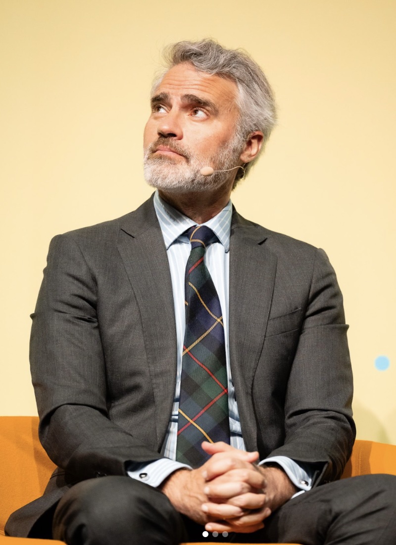 Dr Óscar González